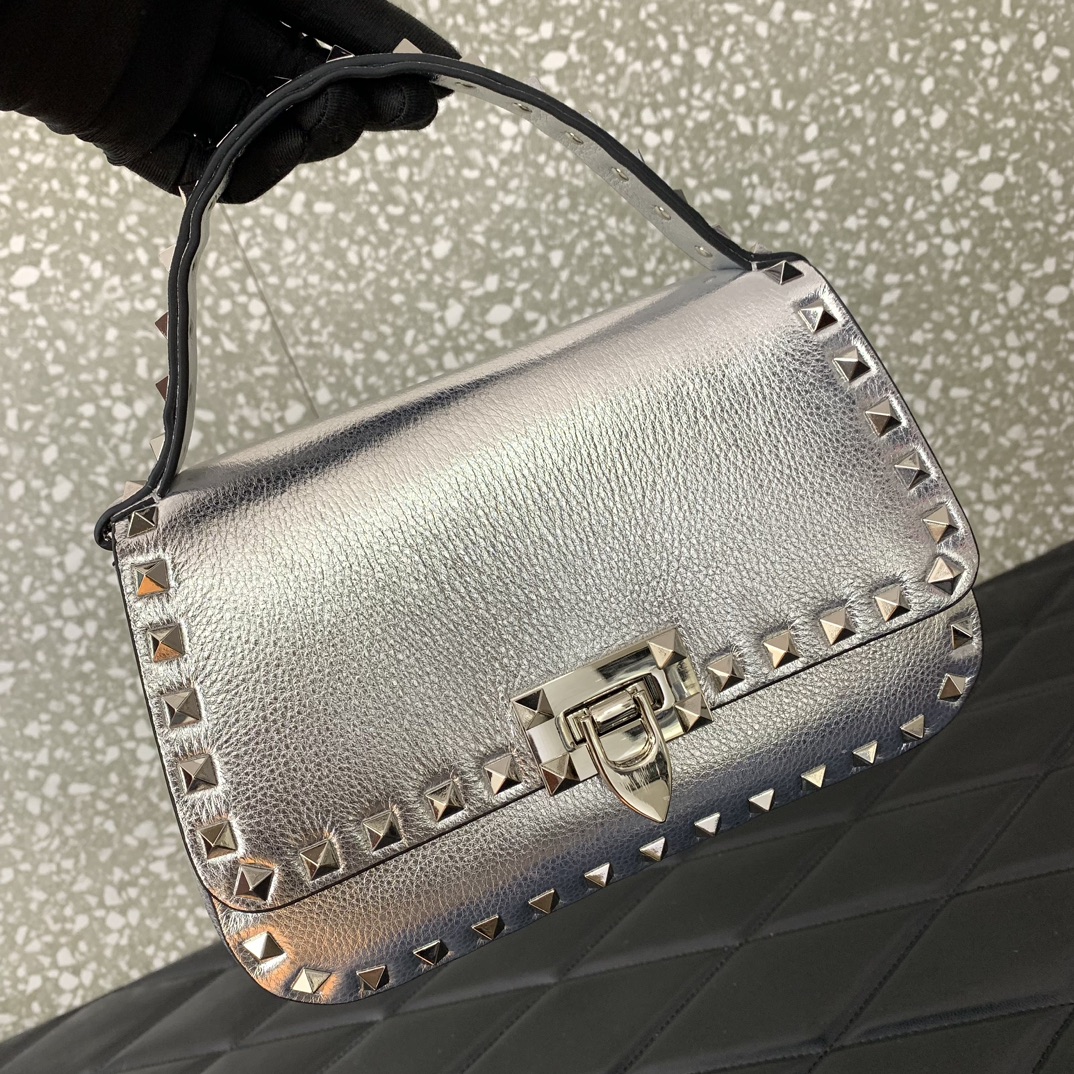 Valentino Garavani Rockstud Handbag Shoulder Bag in Silver Grainy Calfskin